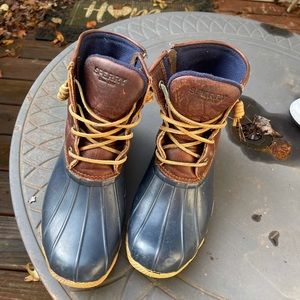 sperry boots they do have a lot of wear size 7.5